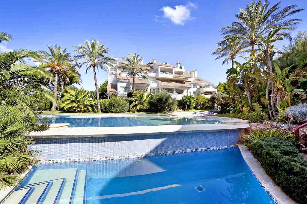 Exceptional Residence Los Jardines de Porto Golf: Coastal Paradise in Santa Ponsa, Mallorca
