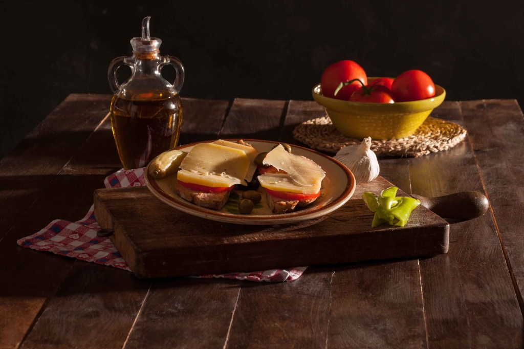 El pa amb oli (pan con aceite) es uno de los platos más tradicionales de Mallorca