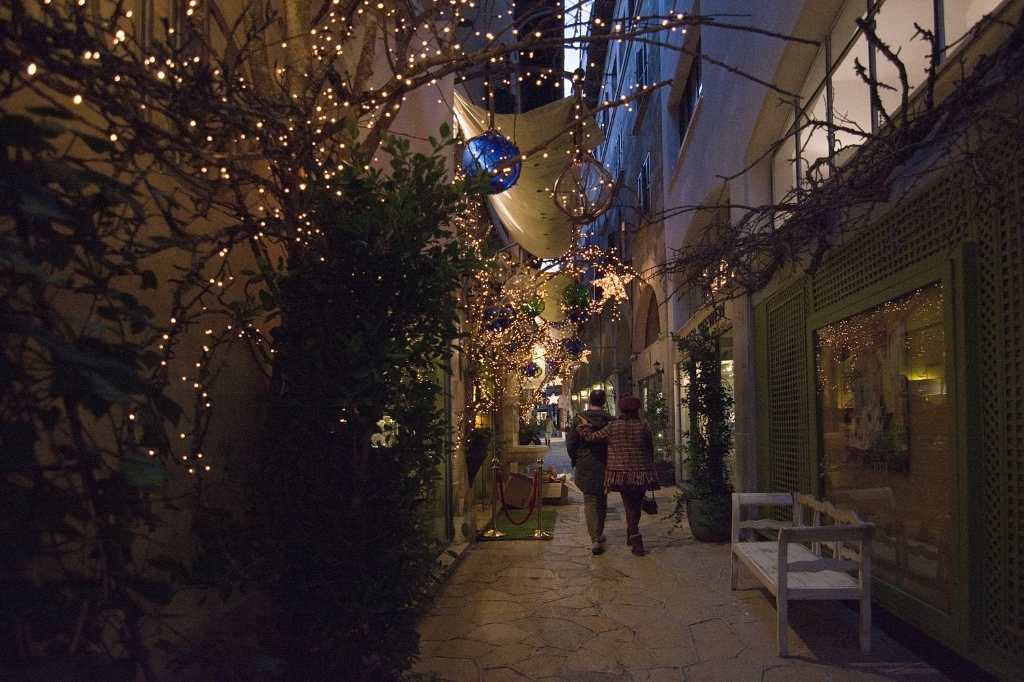 Luces navideñas en las calles del casco antiguo de Palma, Mallorca