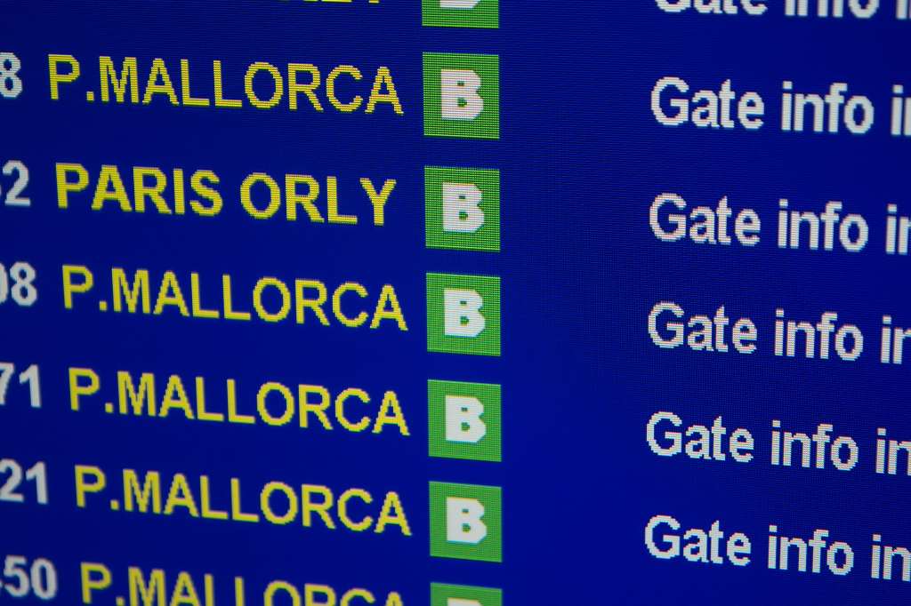 Panel de salidas para el aeropuerto de Palma de Mallorca