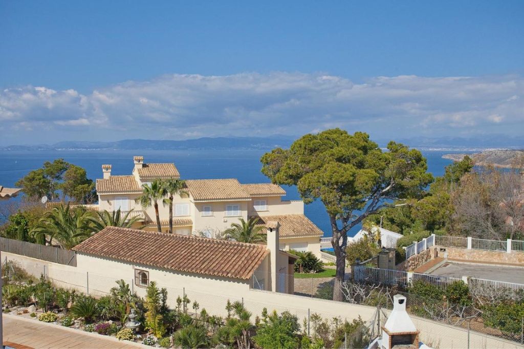 Vista de casas y villas en Badia Grande