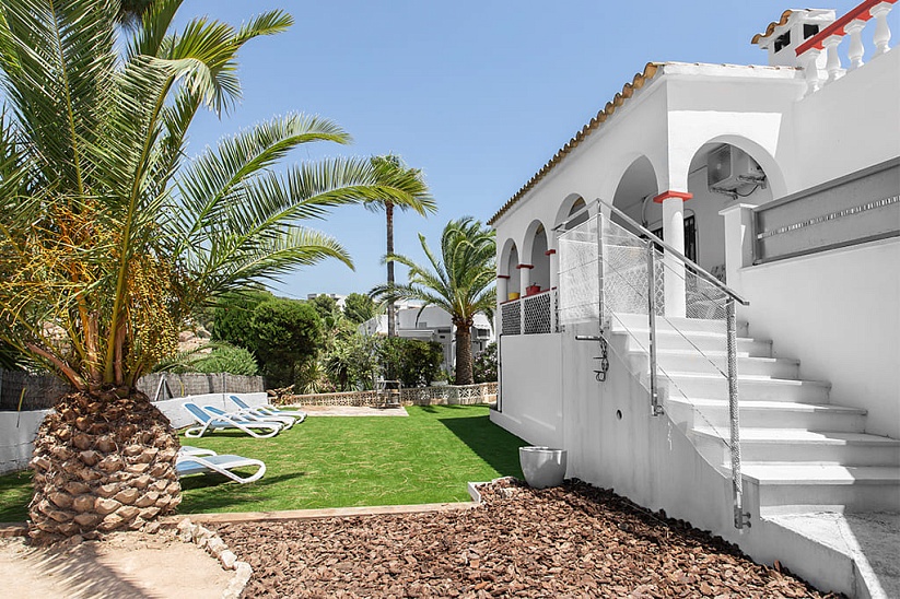 Nueva villa de estilo moderno en una zona tranquila en la Costa de la Calma.