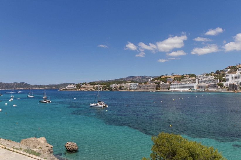 Apartamento nuevo con fantásticas vistas panorámicas al mar en Santa Ponsa