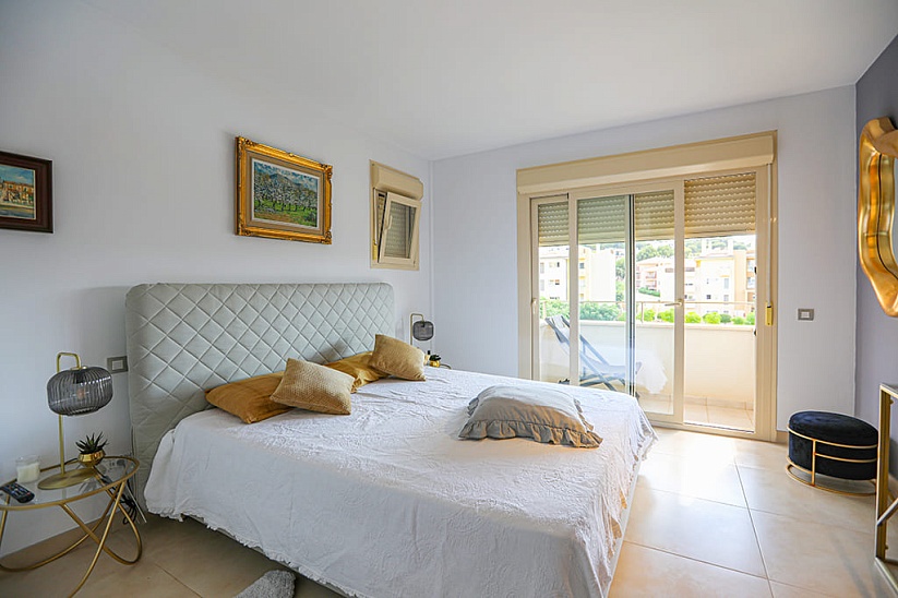 Apartamento de lujo de 4 dormitorios cerca de la playa en Santa Ponsa