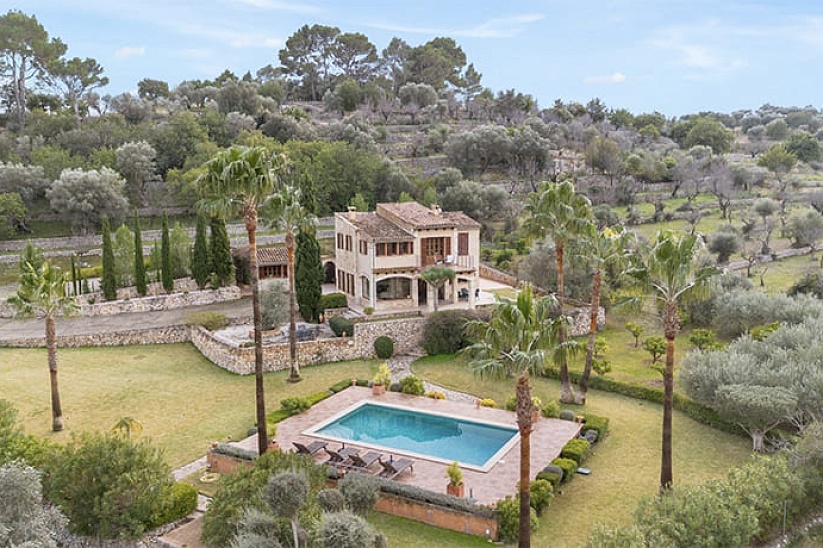 Finca en Selva de alta calidad con casa de invitados y piscina