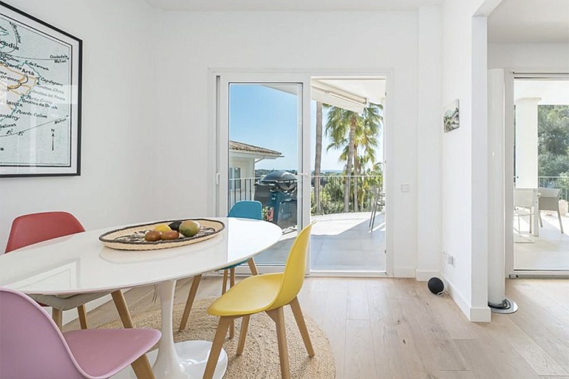 Villa Moderna con Vistas al Mar en Venta en Bendinat