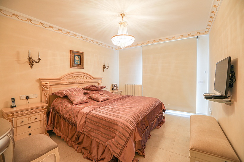 Villa de 3 dormitorios con vistas parciales al mar en Paguera