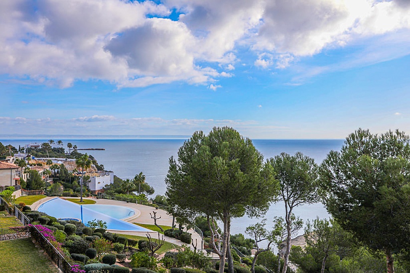 Apartamento en un exclusivo complejo de prestigio con vistas al mar en Sol de Mallorca