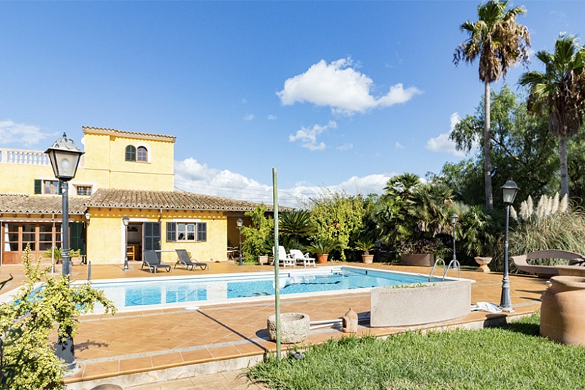 Chalet de 3 dormitorios con piscina en Santa Maria del Cami