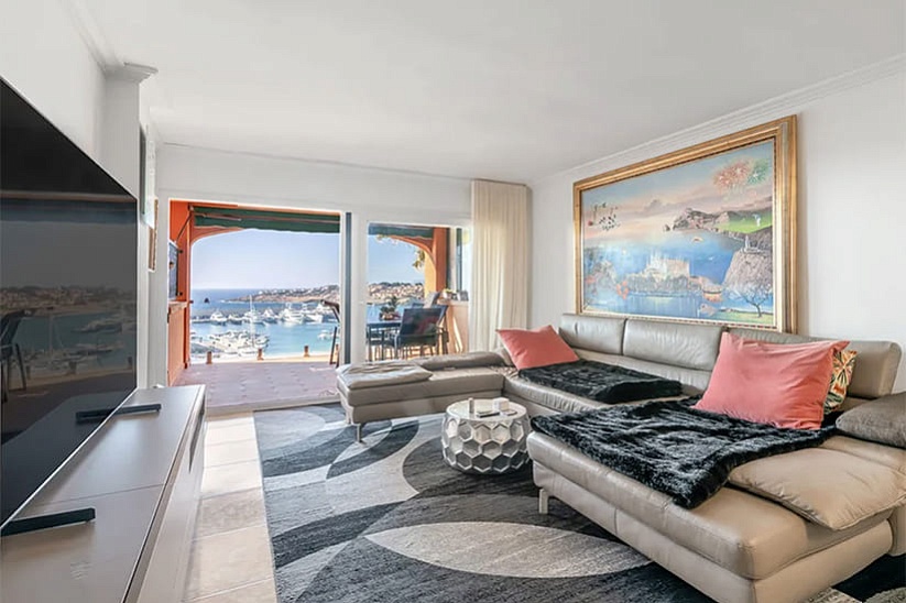 Apartamento con vistas panorámicas al mar en Port Adriano, El Toro