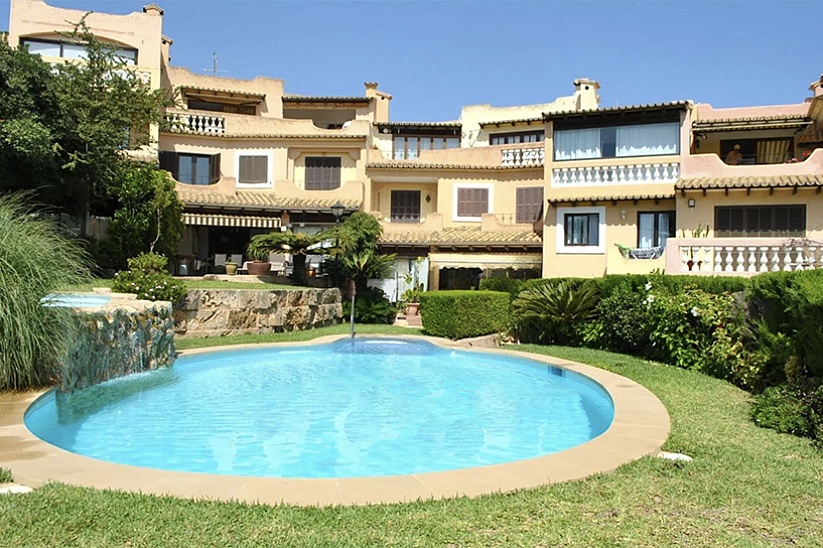 Encantadora casa adosada con vistas al mar en Palmanova