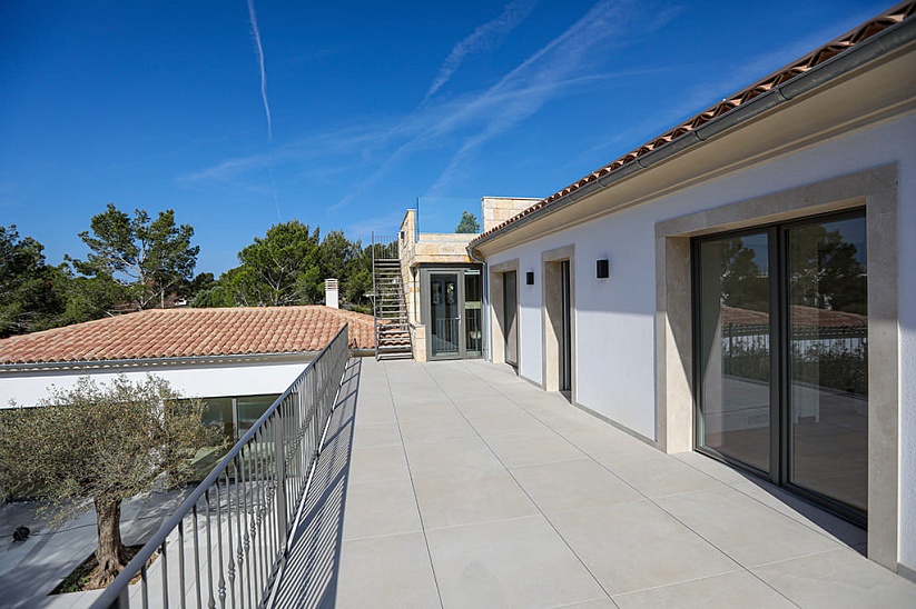 Nueva villa de lujo de 6 dormitorios con vistas al mar en Sol de Mallorca