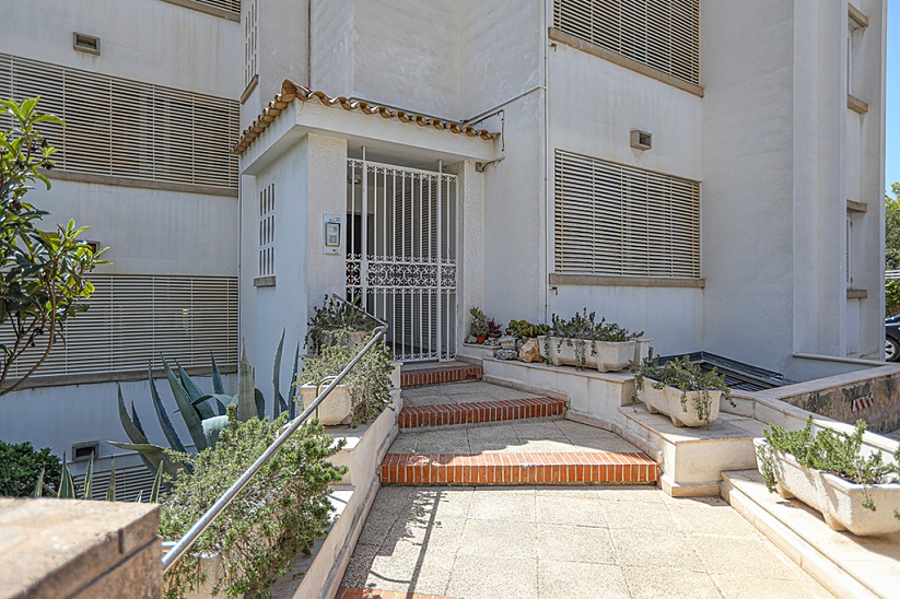 Apartamento cerca de la playa con vistas al mar en Santa Ponsa