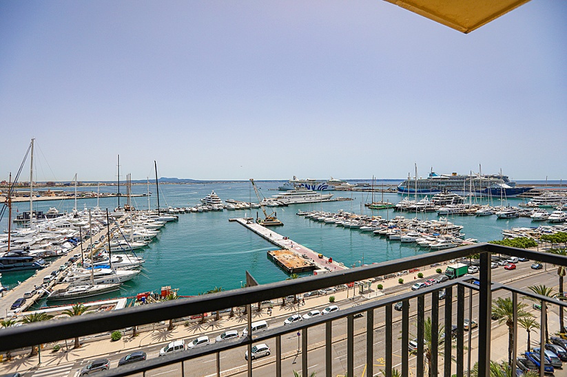 Piso de 2 dormitorios con fantásticas vistas al mar y al puerto de Palma