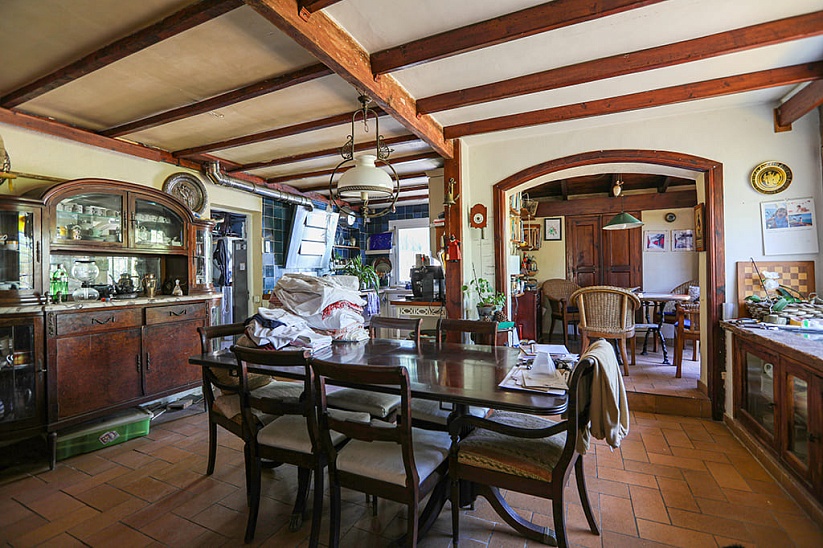 Casa con piscina y apartamento de invitados para reformar en Costa de la Calma