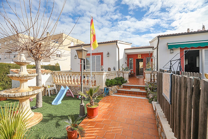 Casa con piscina en el centro de Son Ferrer