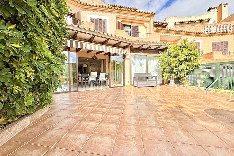 Encantadora casa adosada con vistas al mar en Palmanova