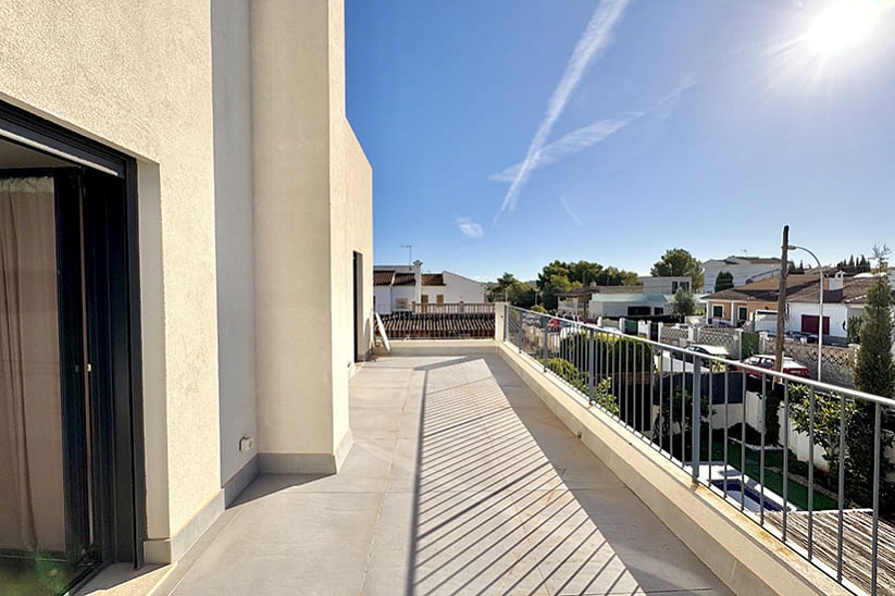 Casa moderna con piscina privada en Son Ferrer, cerca de Port Adriano