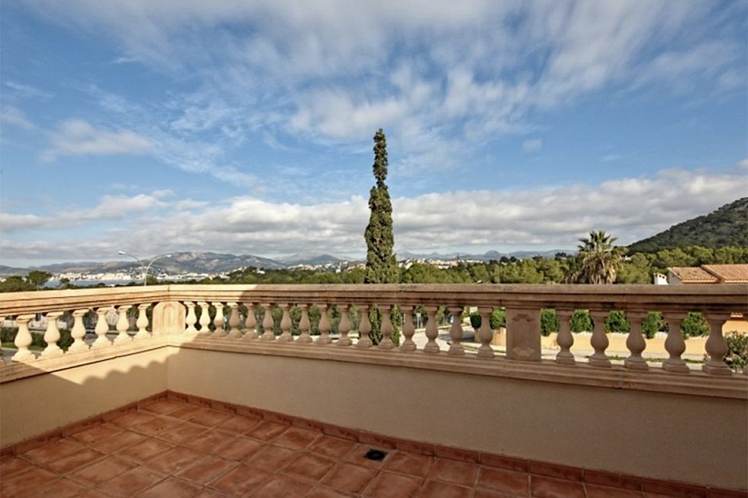 Villa mediterránea con vistas panorámicas en Nova Santa Ponsa