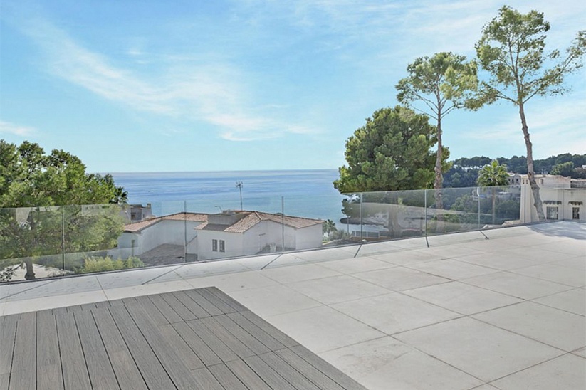 Nueva villa moderna con vistas al mar en Sol de Mallorca.
