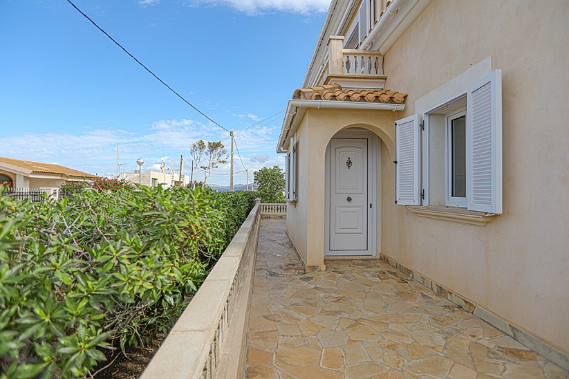 Respetable villa con vistas panorámicas al mar en una prestigiosa ubicación en El Toro