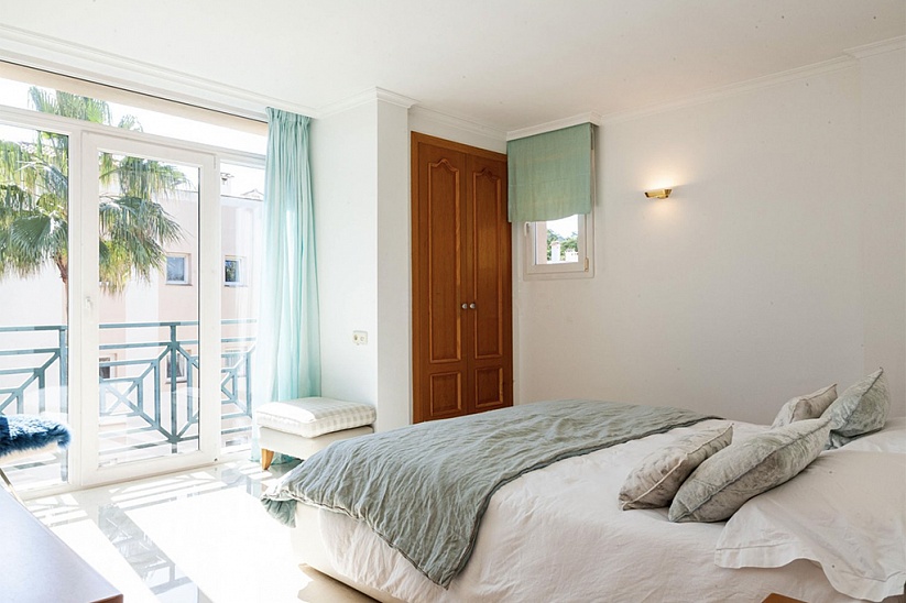 Precioso apartamento con vistas panorámicas a la montaña en Santa Ponsa