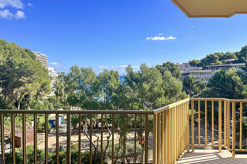 Excepcional apartamento con vistas al mar y acceso a la playa en Cala Vines