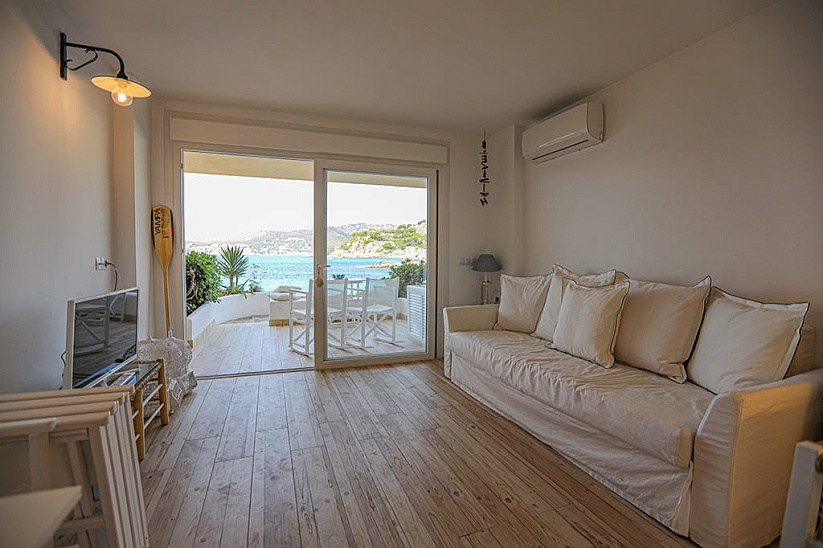 Apartamento en un complejo con acceso al mar en la Costa de la Calma.