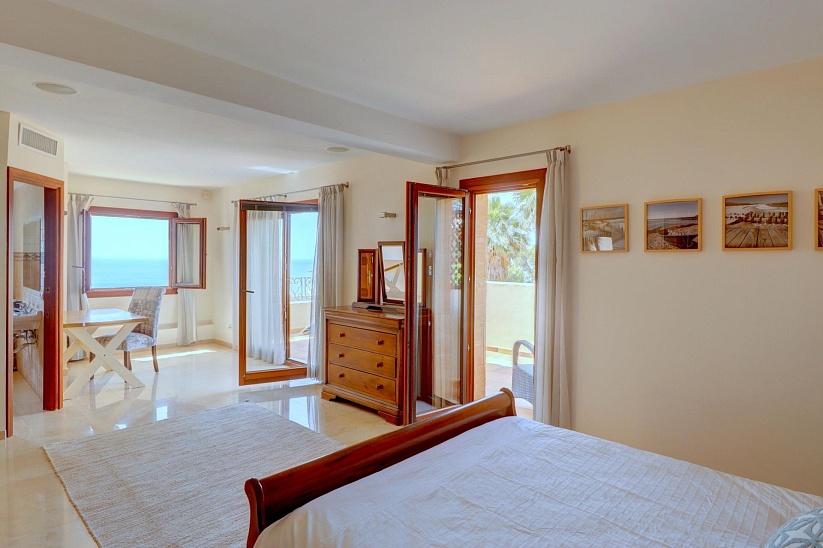 Villa de 5 dormitorios con vistas al mar en Costa d'en Blanes