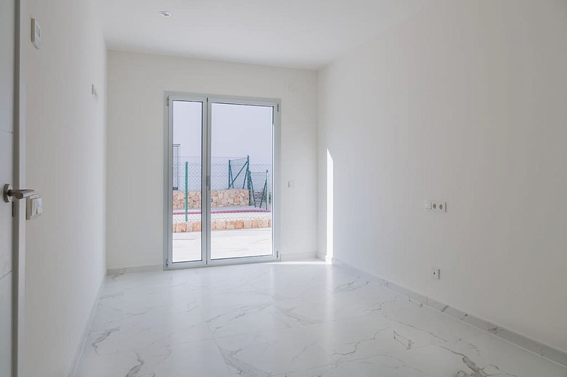 Hermoso apartamento nuevo en un prestigioso complejo en Nova Santa Ponsa