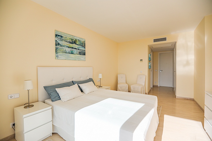 Apartamento de lujo en un exclusivo complejo con vistas al mar en Sol de Mallorca