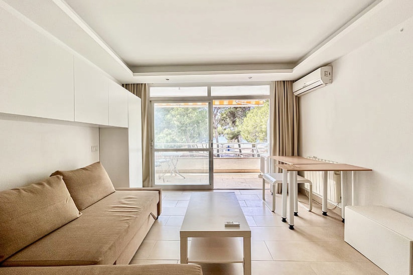 Apartamento tipo estudio con acceso a la playa en Santa Ponsa