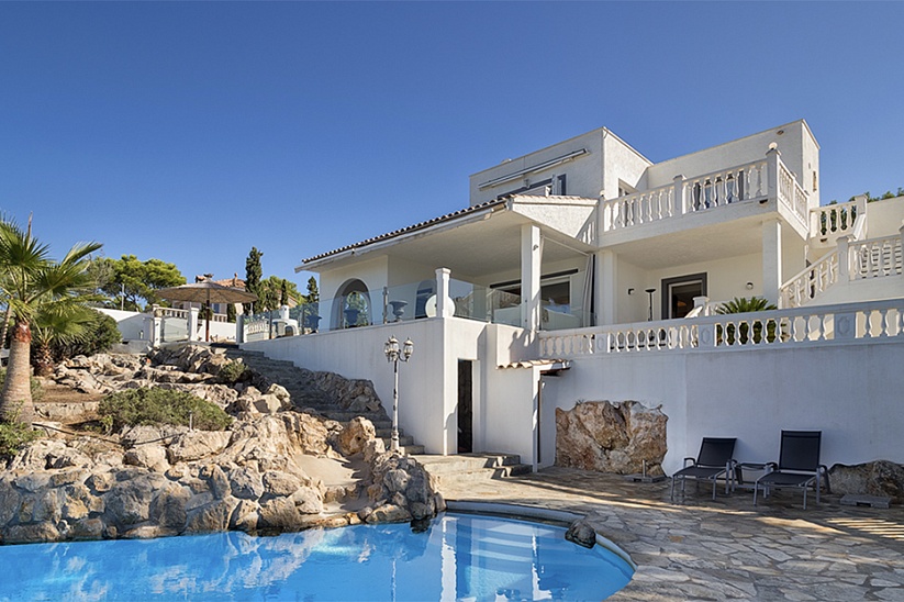 Villa de 5 dormitorios con vistas al mar en Santa Ponsa