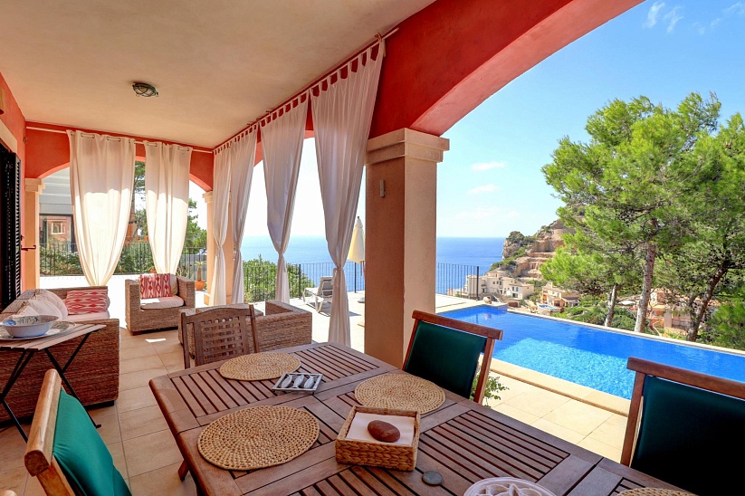 Villa de 3 dormitorios con vistas al mar en Port d'Andratx