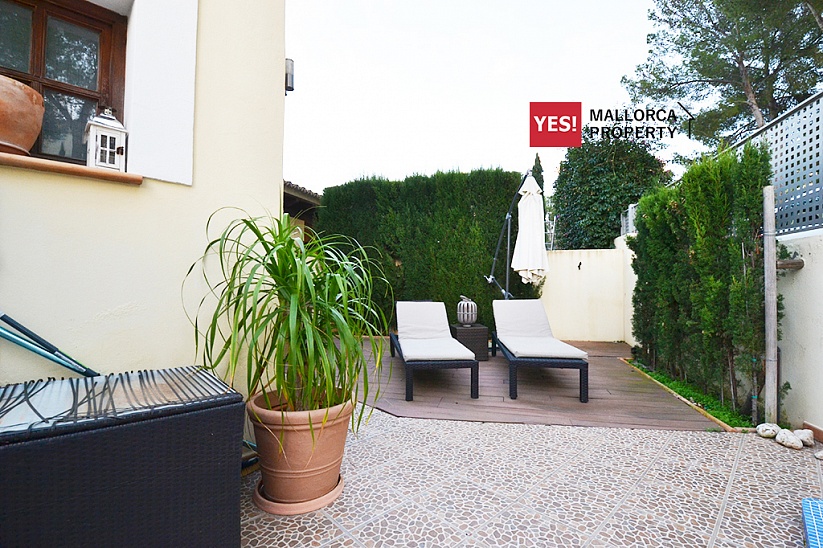 Se vende casa adosada en Bendinat (Mallorca). La prestigiosa zona muy tranquila. Superficie construida de 166 metros cuadrados