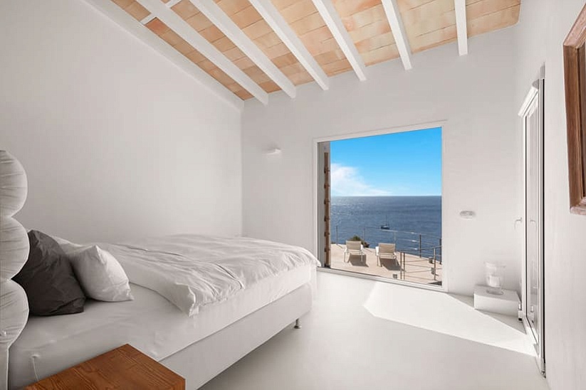 Villa con impresionantes vistas en primera línea de mar en Port Andratx