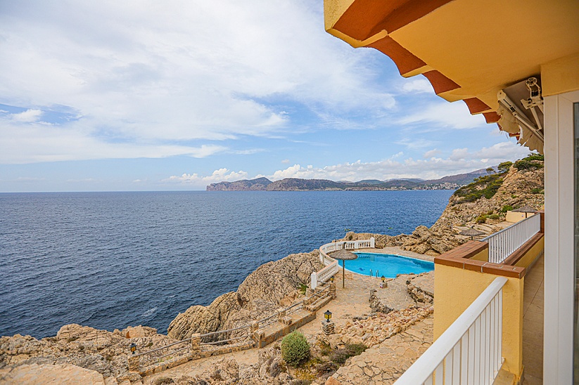 Apartamento de 2 dormitorios con vistas panorámicas al mar en Santa Ponsa