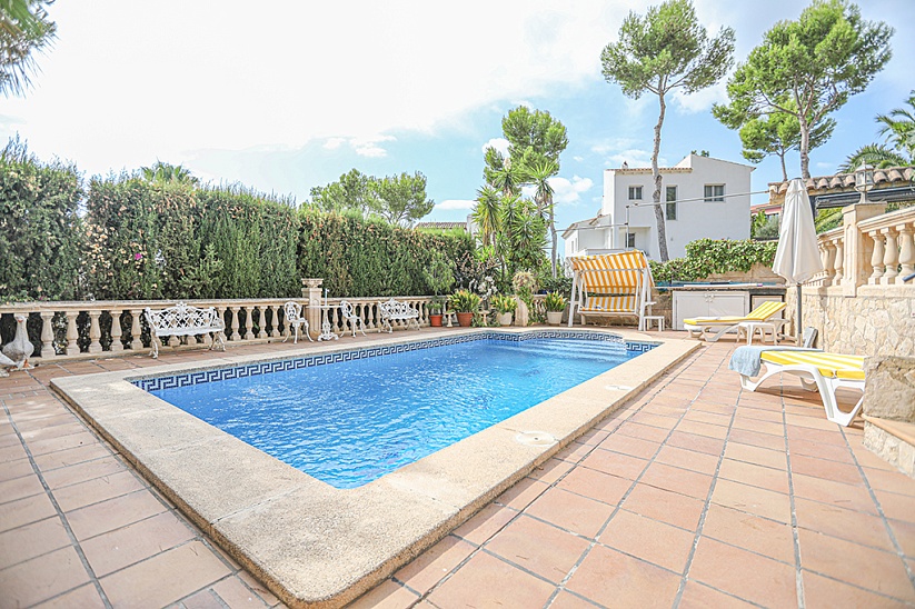 Acogedora villa con jardín y piscina en una zona tranquila en Costa de la Calma