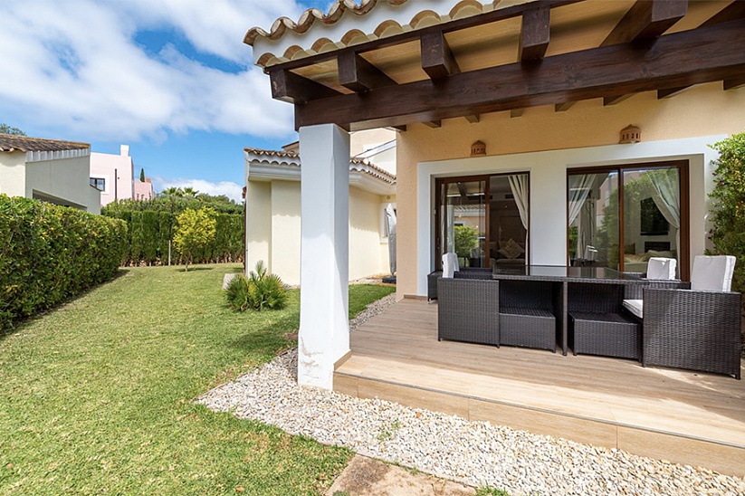 Nueva villa con jardín en una residencia cerca de campos de golf en Santa Ponsa