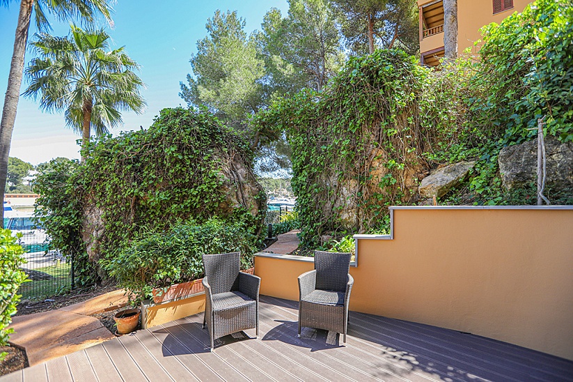 Acogedor apartamento con un pequeño jardín en Santa Ponsa