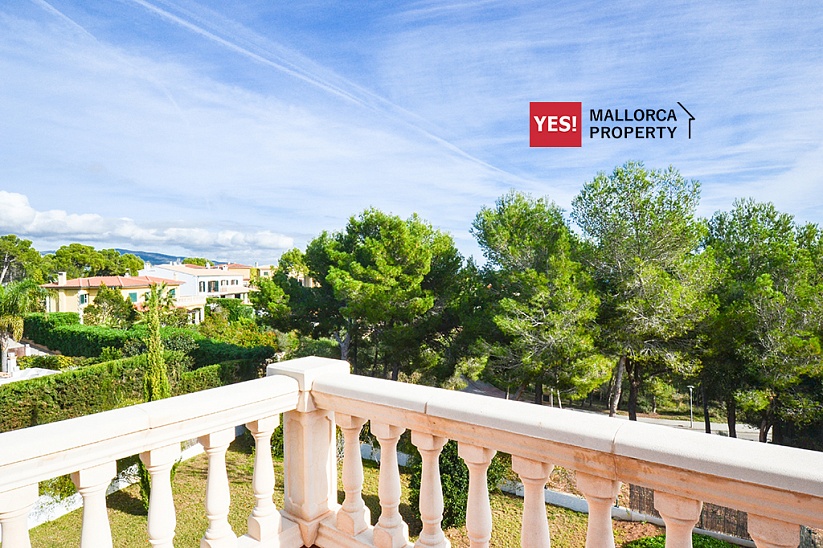 Villa en venta en Cala Vinyes (Mallorca). En una posición panorámica con vistas al mar, piscina, jardín. La superficie habitable de 390 metros cuadrados