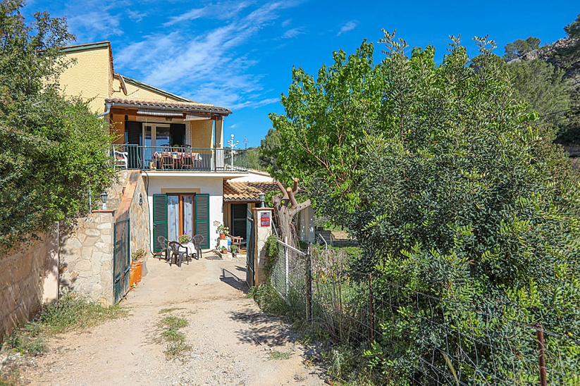 Casa unifamiliar con jardín a pocos minutos andando del mar en Sant Elm