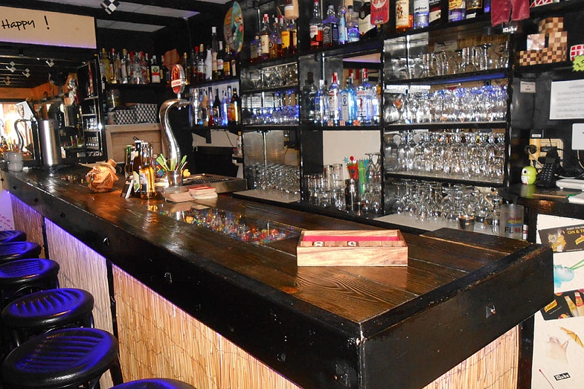 Bar popular en la zona turística de Paguera