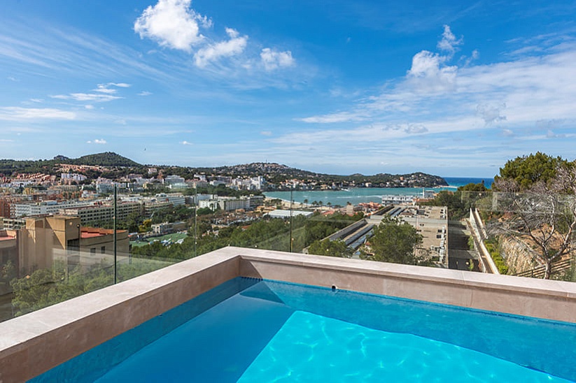 Ático nuevo con vistas panorámicas en Santa Ponsa