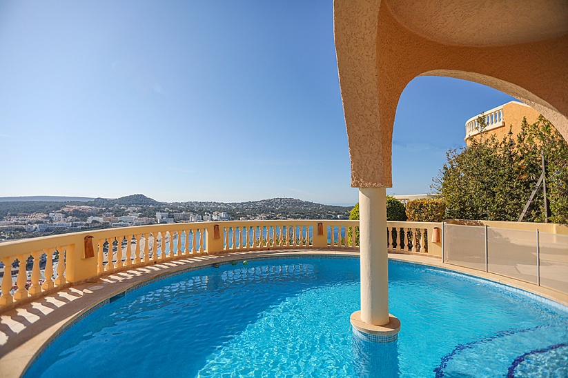 Villa de lujo con fantásticas vistas al mar en Santa Ponsa