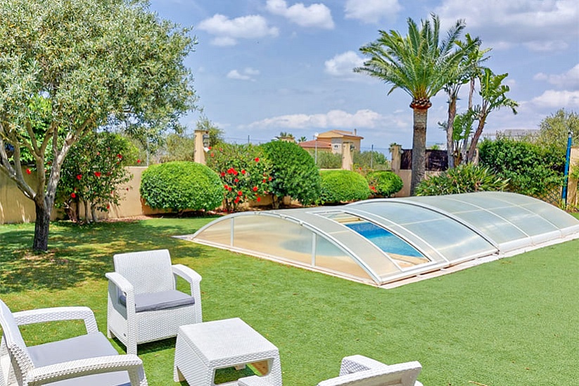 Preciosa villa familiar con piscina y jardín en Sa Torre