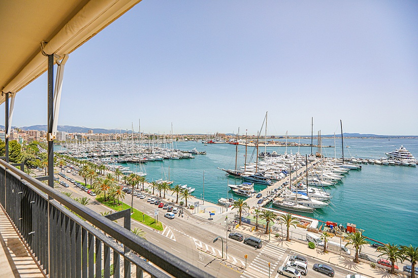 Piso de 2 dormitorios con fantásticas vistas al mar y al puerto de Palma