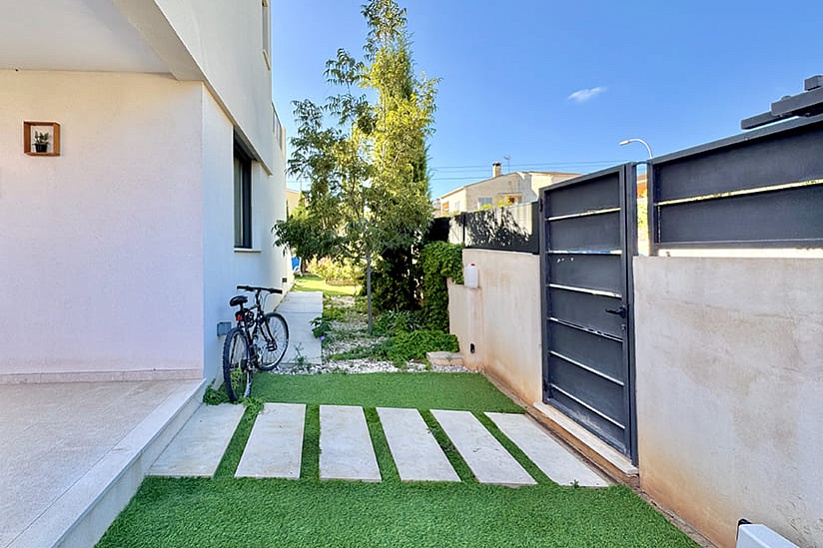 Casa moderna con piscina privada en Son Ferrer, cerca de Port Adriano