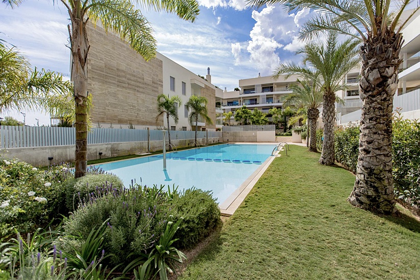 Nuevo piso espacioso de estilo moderno en Palma