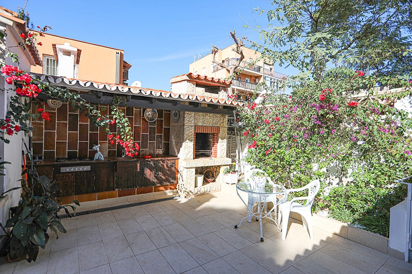 Hermosa y elegante villa con jardín y piscina en Can Pastilla